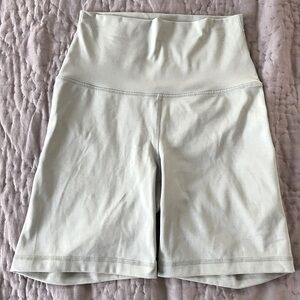 Yogalicious Lux Everyday 7” Short Women's High-Waisted Shorts soft seafoam light